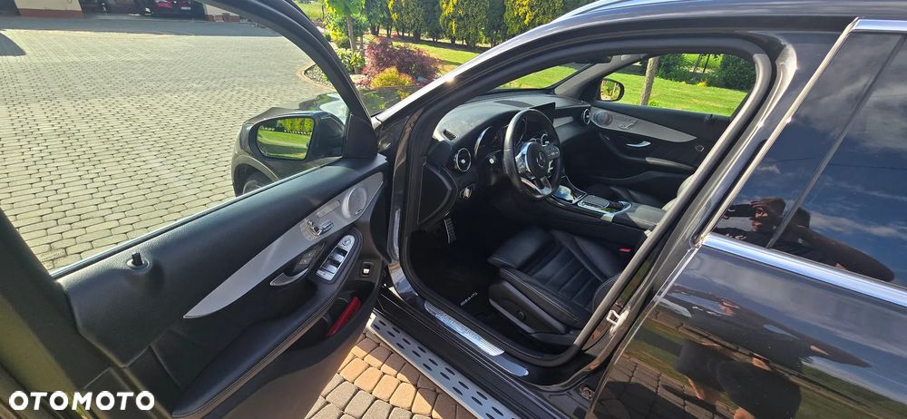 Mercedes-Benz GLC 300 4Matic 9G-TRONIC AMG Line - 13