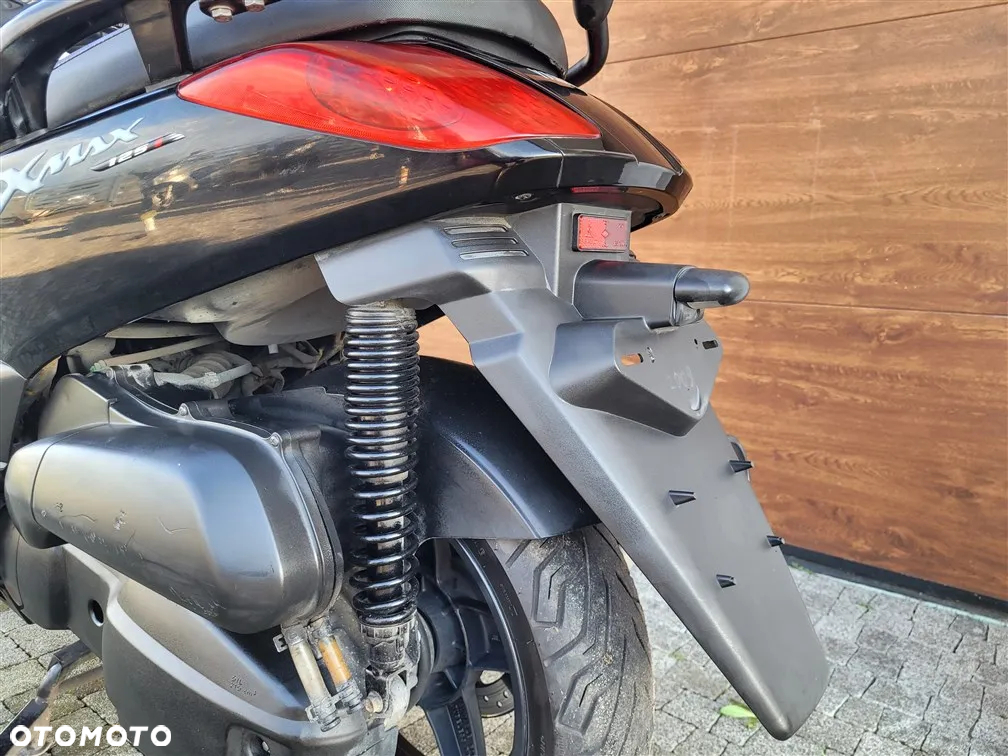 Yamaha X-max - 16