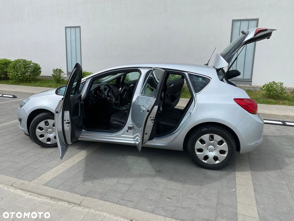 Opel Astra 1.4 T Essentia EU6 - 17