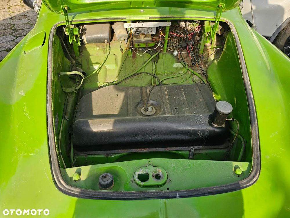 Volkswagen Karmann Ghia - 13