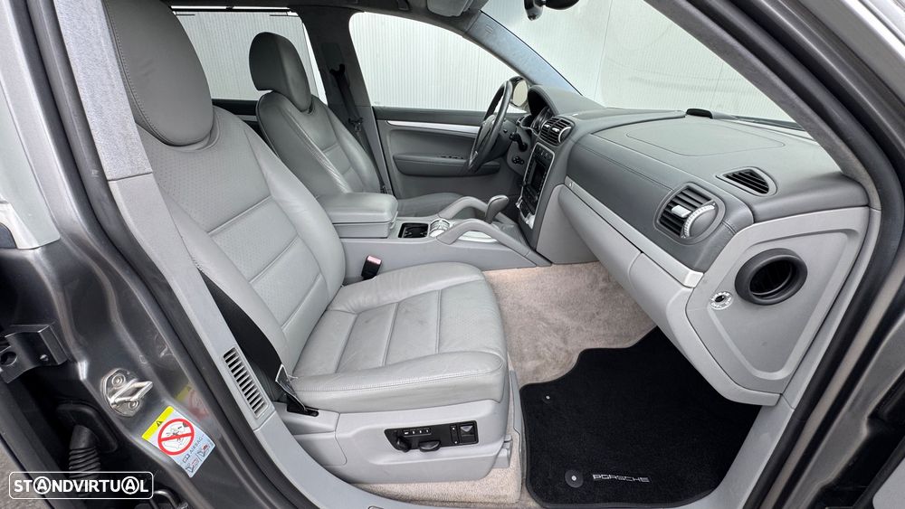 Porsche Cayenne Turbo - 40