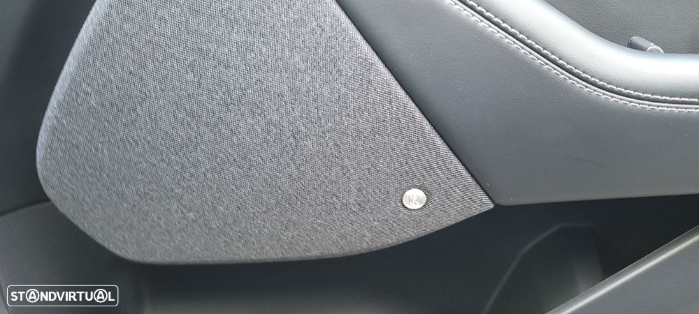 Ford Mustang Mach-E 75.7 kWh Base - 38