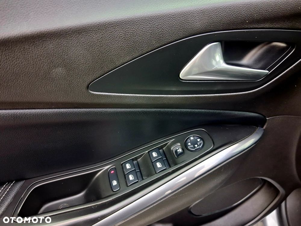 Opel Grandland X 1.2 T GPF Innovation S&S - 26