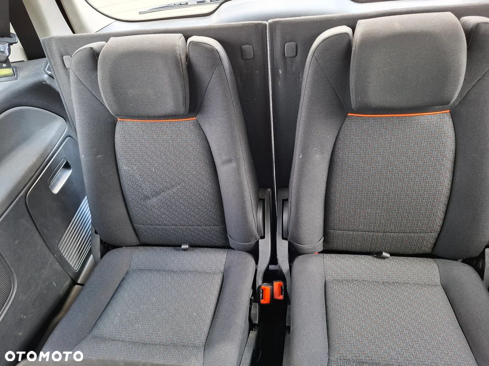 Ford Galaxy - 13