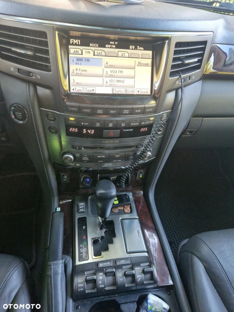 Lexus LX 570 - 11