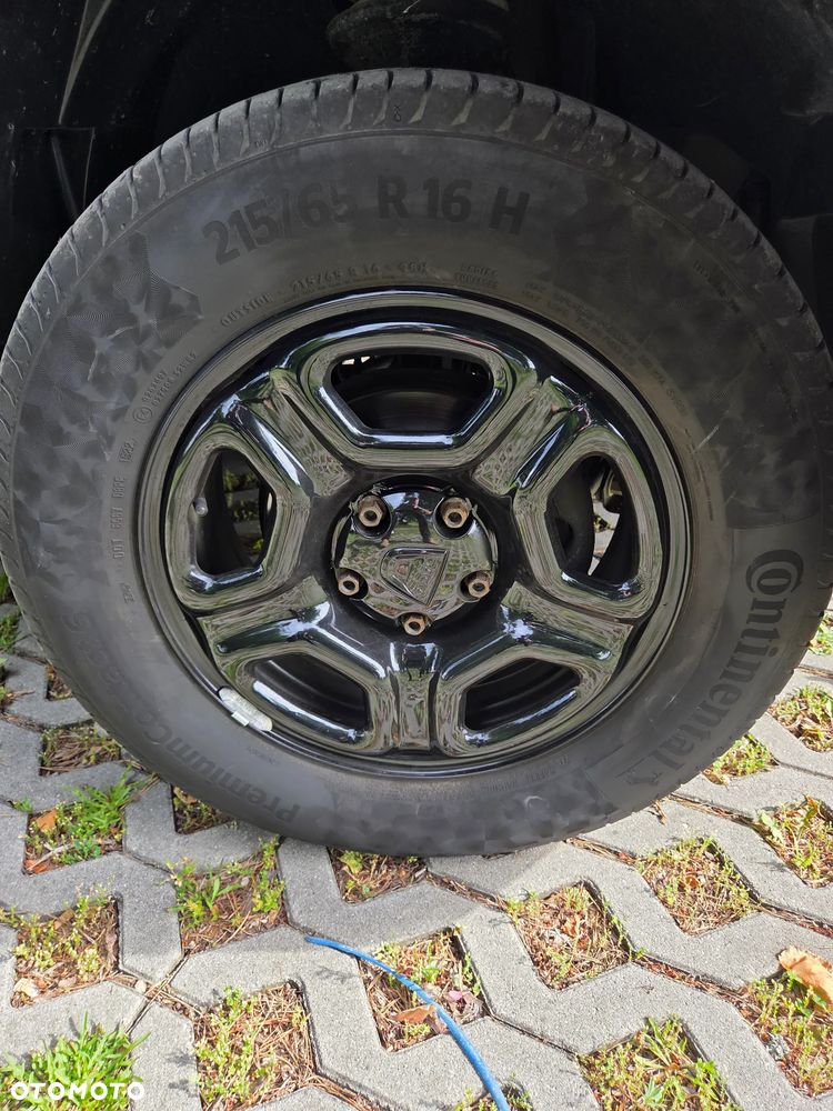 Dacia Duster 1.6 SCe Laureate S&S - 9