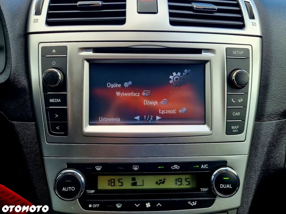 Toyota Avensis 1.8 Premium - 22