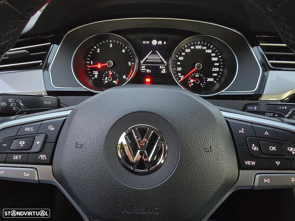 VW Passat 2.0 TDI Business DSG - 9