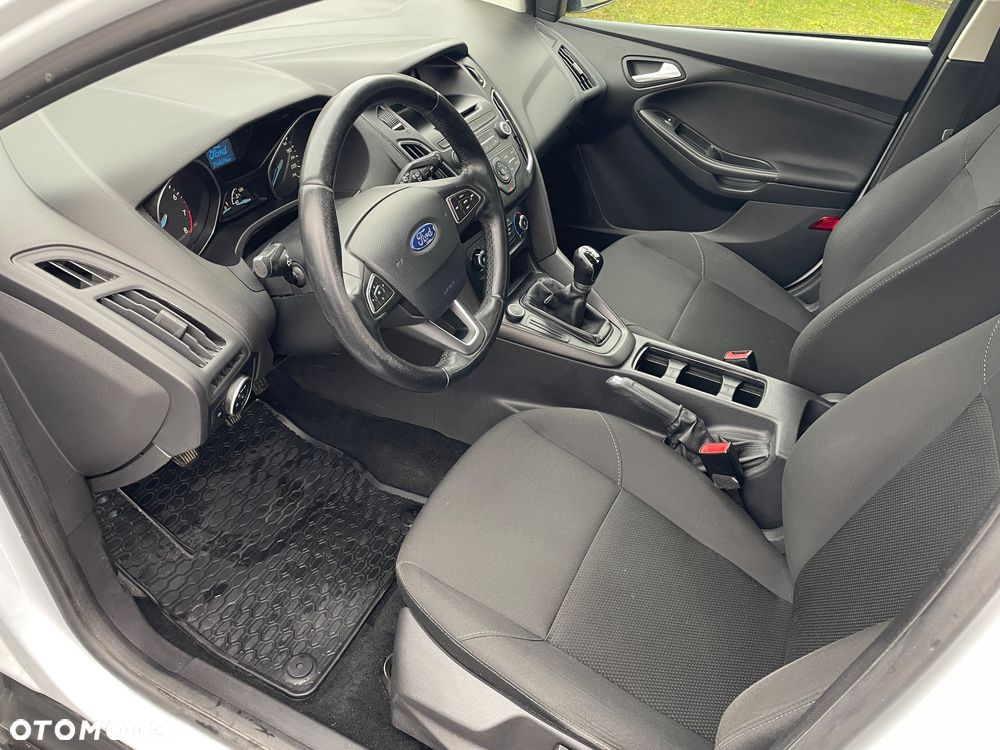 Ford Focus 1.6 Trend - 19