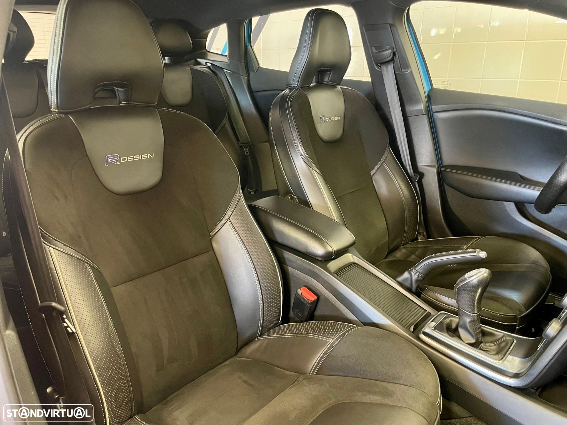 Volvo V40 1.6 D2 R-Design - 38