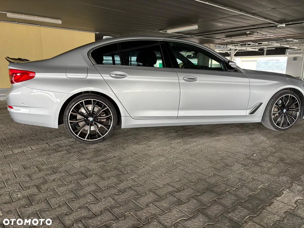 BMW Seria 5 530i Sport Line - 22