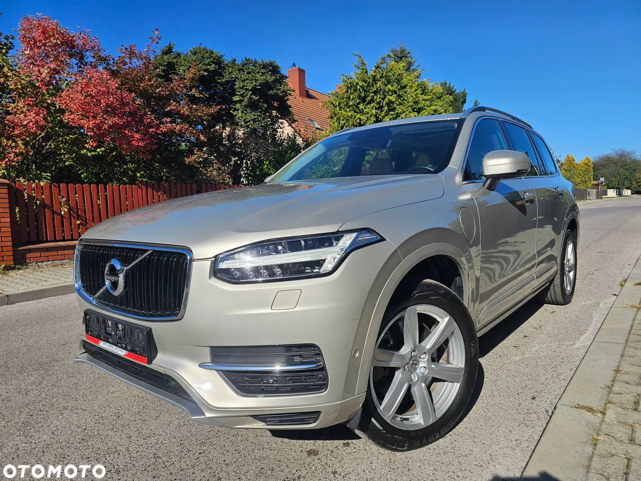 Volvo XC 90 T8 AWD Plug-In Hybrid Momentum 7os - 1