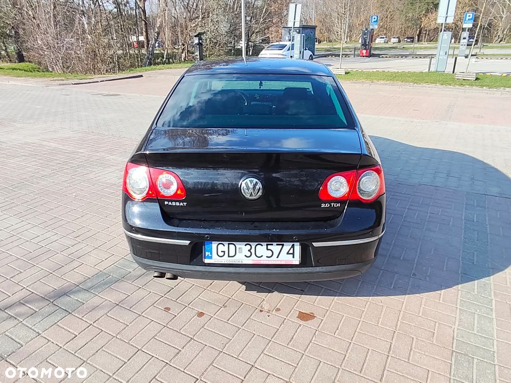 Volkswagen Passat 2.0 TDI DPF Sportline - 6
