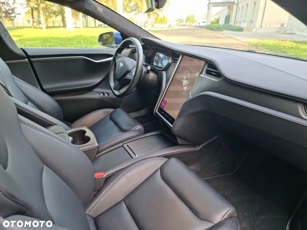 Tesla Model S - 33