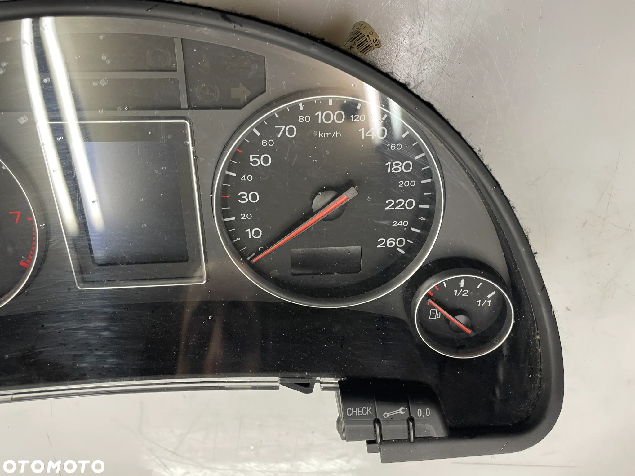 Licznik zegary Audi A4 B6 2.0 ALT 8E0920900L - 3