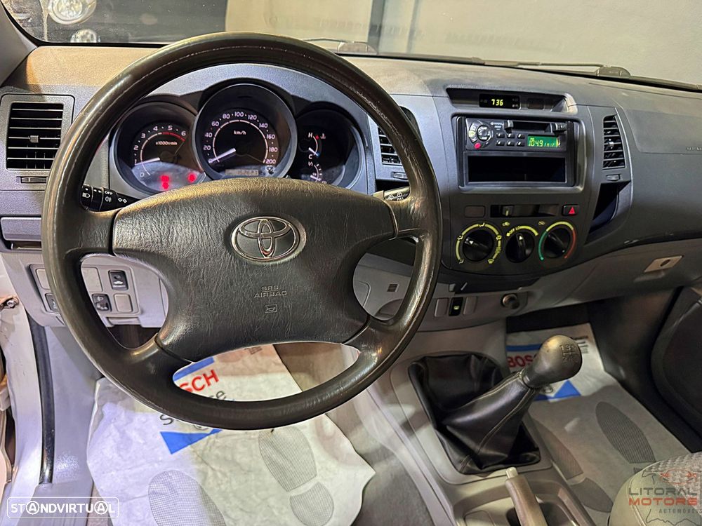 Toyota Hilux 2.5 D4-D CE 4L - 18