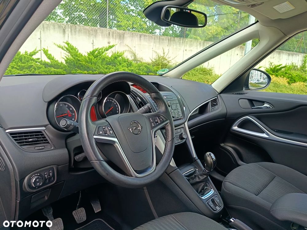 Opel Zafira Tourer 1.4 Turbo Business Edition - 18