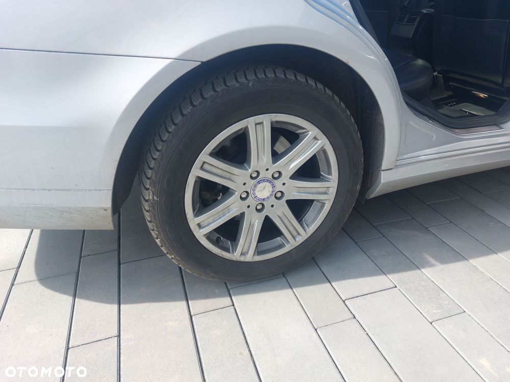Mercedes-Benz Klasa E 200 CDI BlueEff Elegance - 26