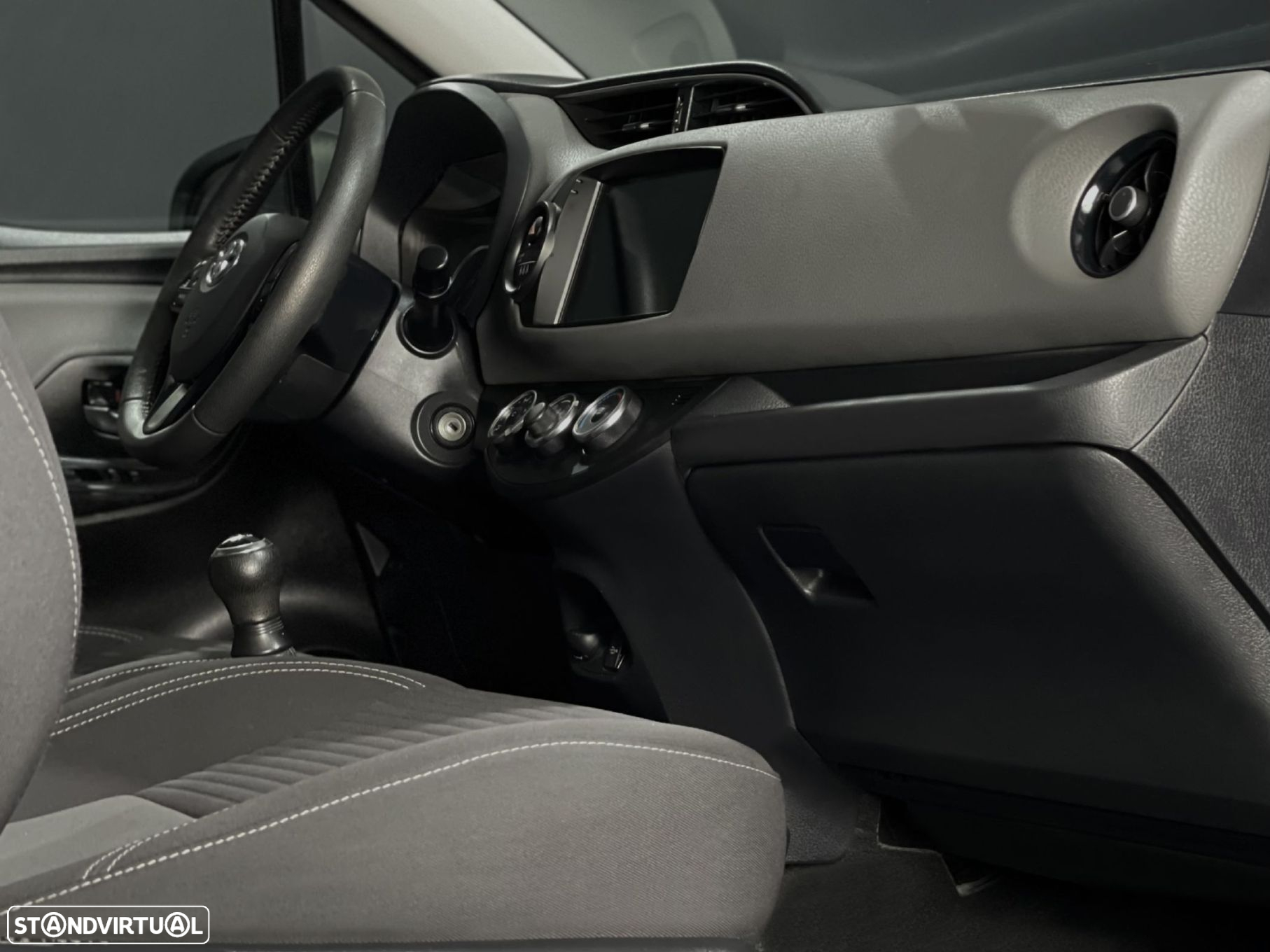 Toyota Yaris - 4