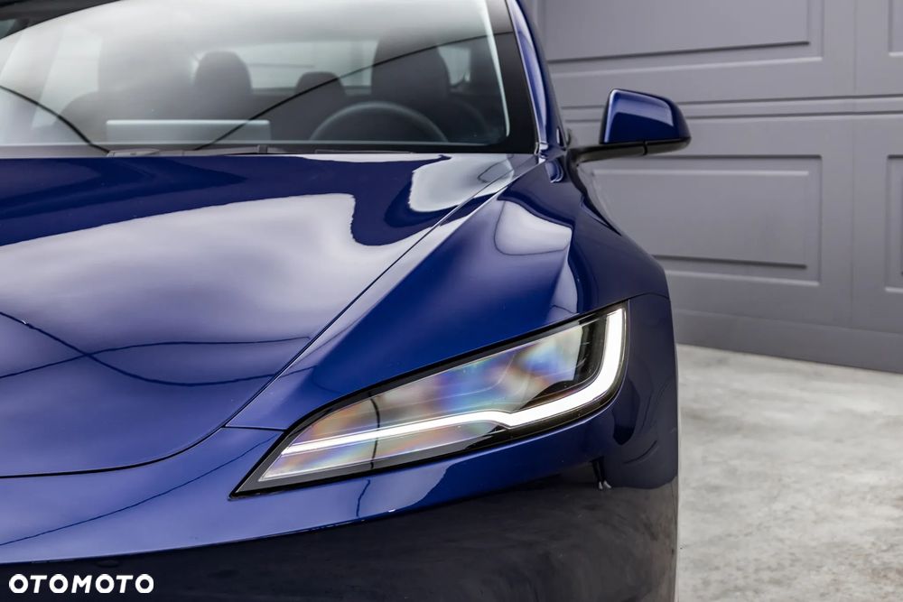 Tesla Model 3 - 8