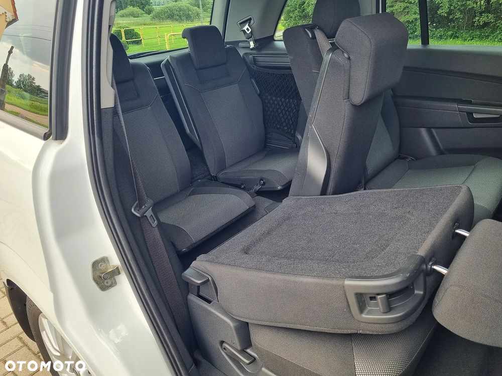 Opel Zafira 1.6 Essentia - 15