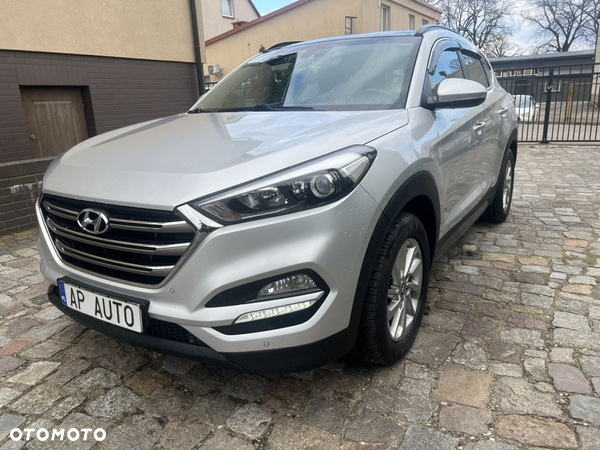 Hyundai Tucson blue 1.7 CRDi 2WD Style