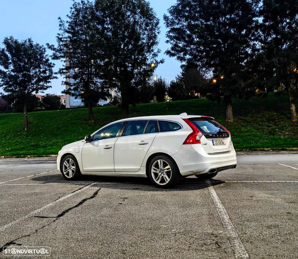 Volvo V60 2.4 D6 R-Design Sum.AWD Phev - 18