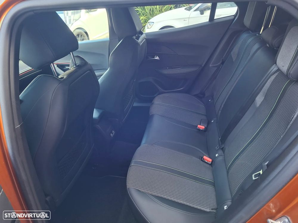 Peugeot 2008 PureTech 130 Stop&Start GT-Line Edition — fotografia 24