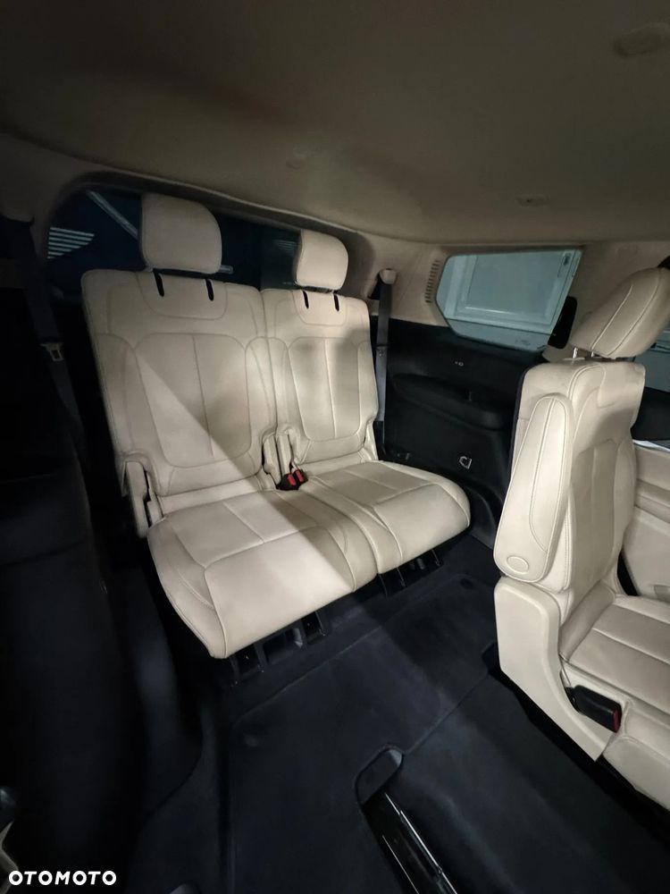 Jeep Grand Cherokee - 14