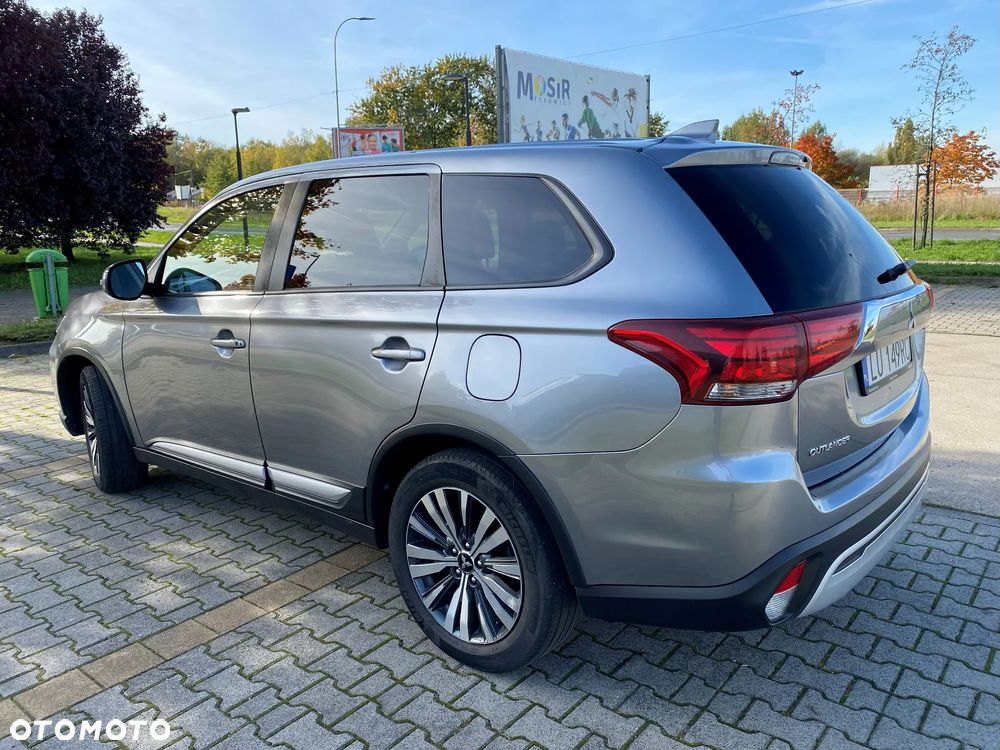 Mitsubishi Outlander - 8