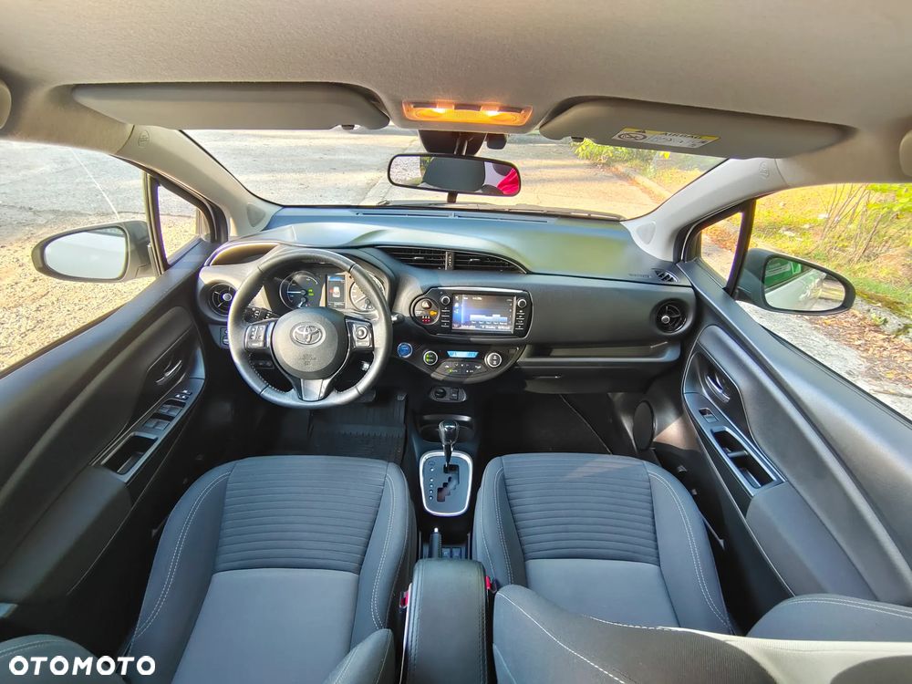 Toyota Yaris 1.5 Premium CVT - 23