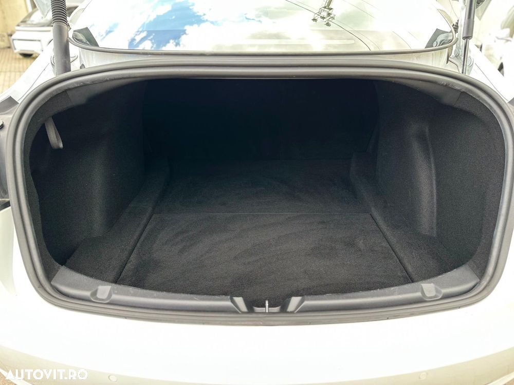 Tesla Model 3 Langstreckenbatterie Allradantrieb Dual Motor Performance - 36