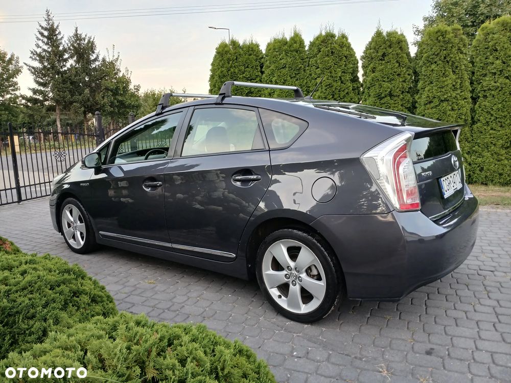 Toyota Prius (Hybrid) Executive - 22