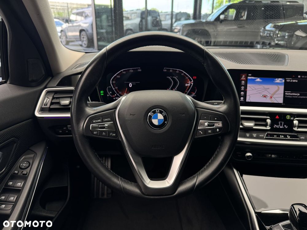 BMW Seria 3 318i - 17
