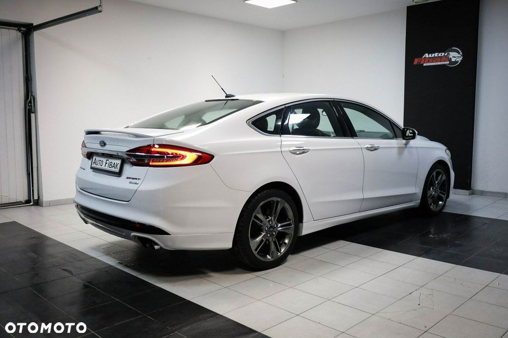 Ford Fusion - 9
