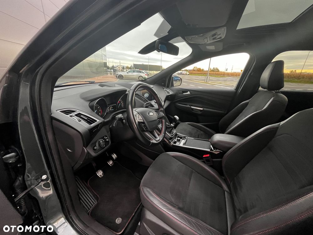 Ford Kuga 1.5 EcoBoost 2x4 ST-Line - 8