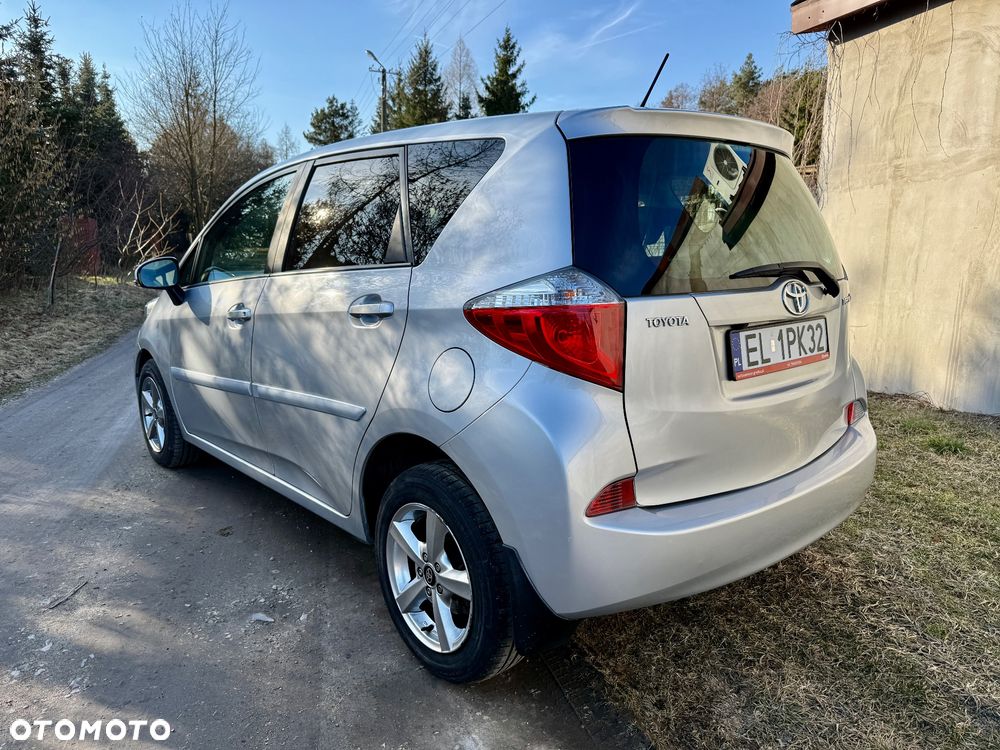 Toyota Verso S 1.33 Premium MS - 4