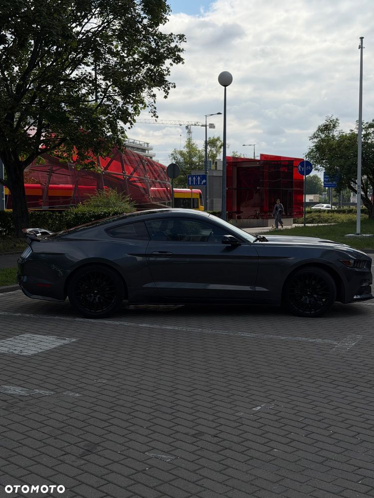 Ford Mustang - 7