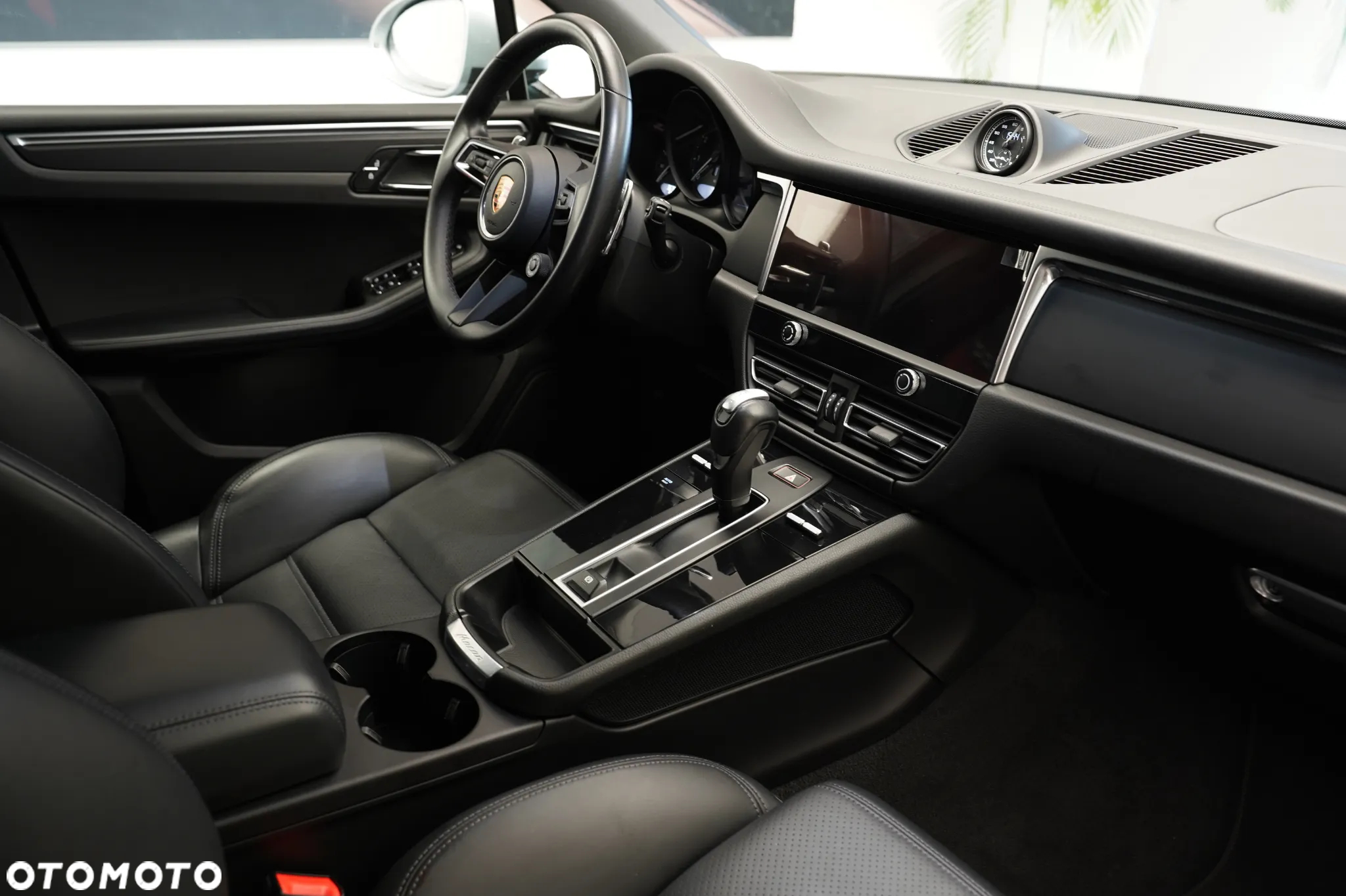 Porsche Macan Standard - 25