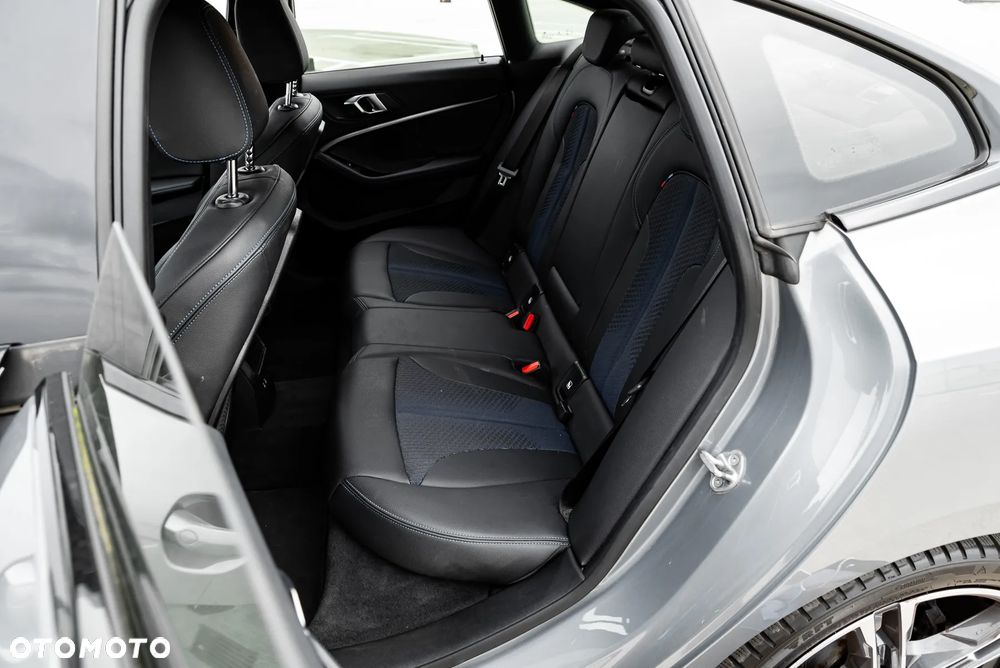BMW Seria 2 218i - 37