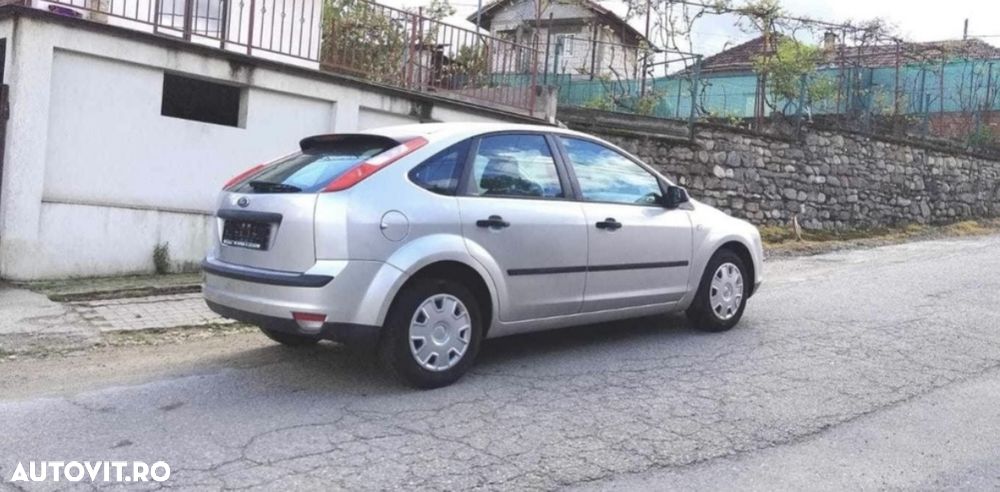Ford Focus 1.6i 16V - 3