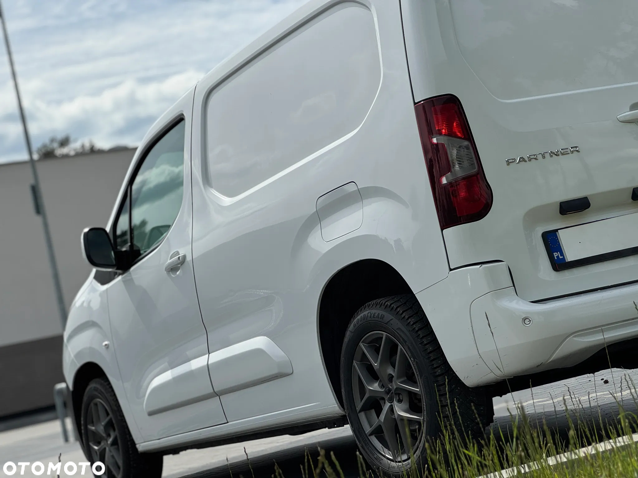 Peugeot Partner full opcja - 13