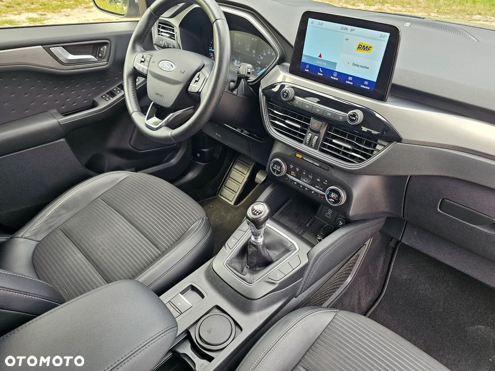 Ford Kuga - 12