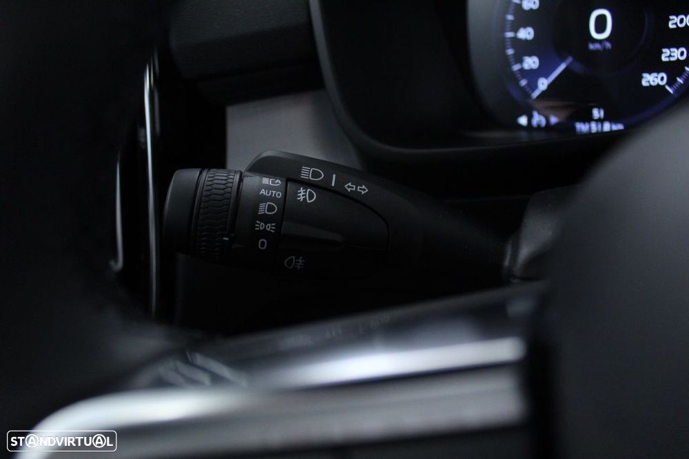 Volvo XC 40 1.5 T2 Core Auto - 24