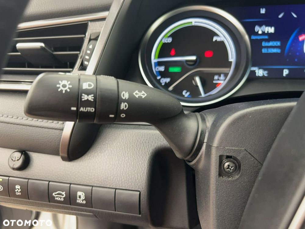 Toyota Camry - 25