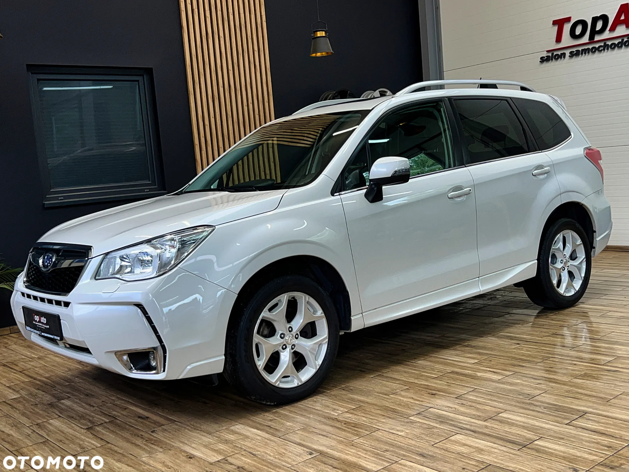 Subaru Forester 2.0XT Platinum Lineartronic - 13