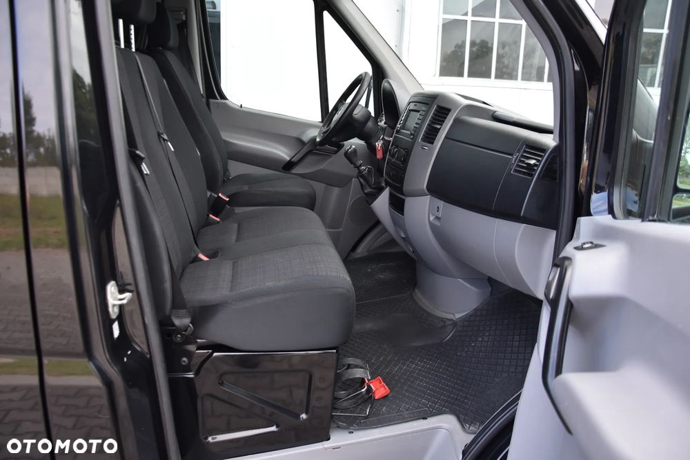 Mercedes-Benz SPRINTER - 11