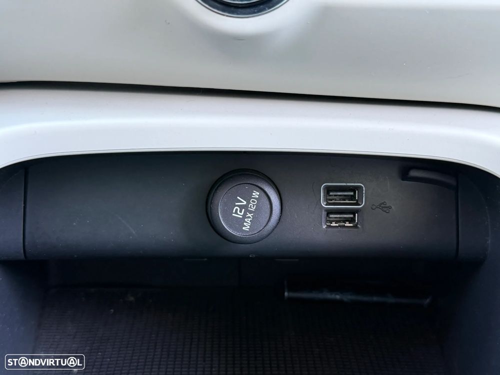 Volvo XC 40 2.0 D3 Momentum Plus Geartronic - 37