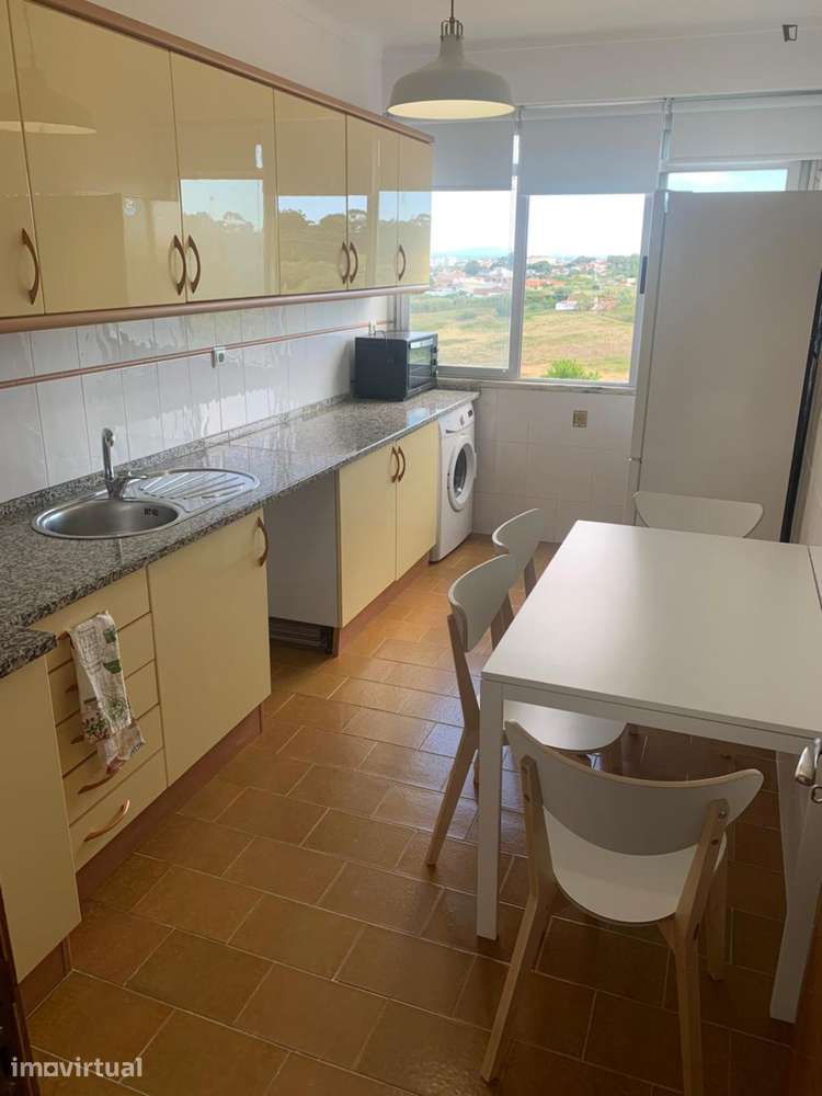 Quarto - localizado em Caparica Lisbon - Grande imagem: 2/5