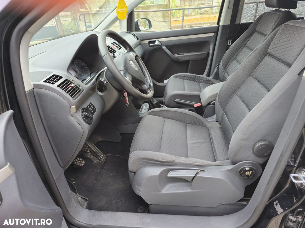 Volkswagen Touran 1.9 TDI Conceptline - 17
